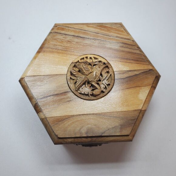 Wooded Jewelery Box With Attached Lid Carved Hummingbird Velvet Lined 4"× 1.5" - Picture 1 of 6